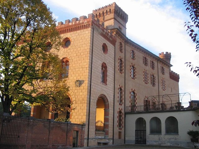 barolo schloss 04